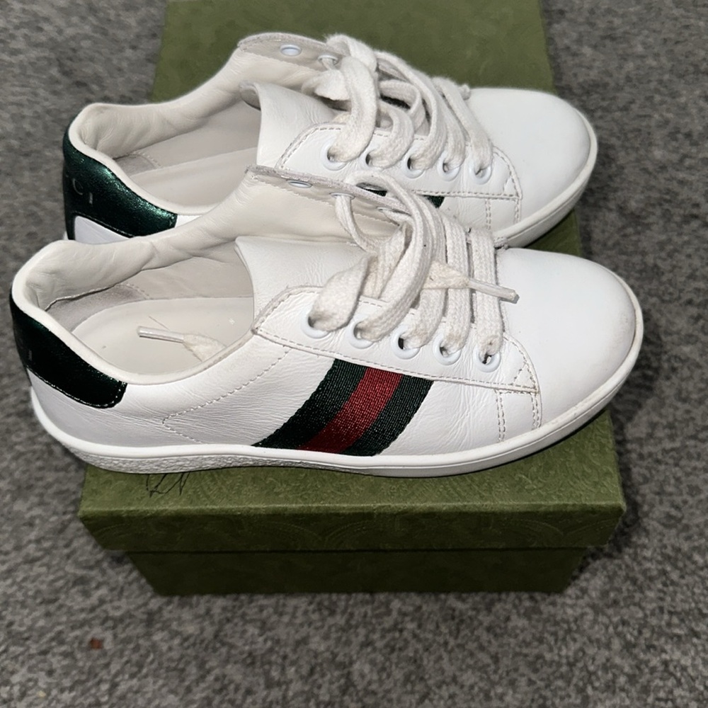 AUTHENTIC KIDS GUCCI SNEAKERS SIZE 27